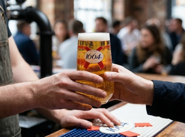 1664 Biere Serve at Bar.png